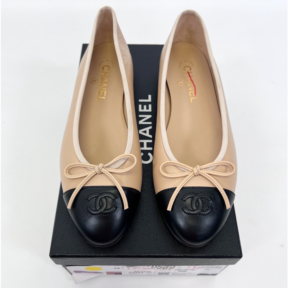 Lambskin Cap Toe CC Ballerina Flats 39 Beige Black Never worn